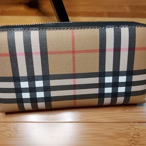 Burberry long wallet